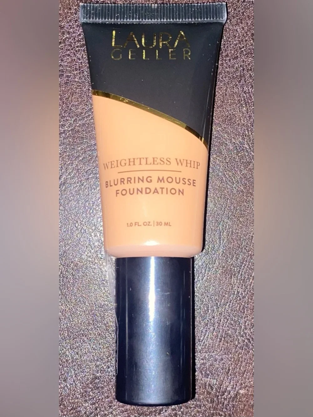 🆕 Laura Geller Weightless Whip Blurring Mousse Foundation [Shade: Sand]
